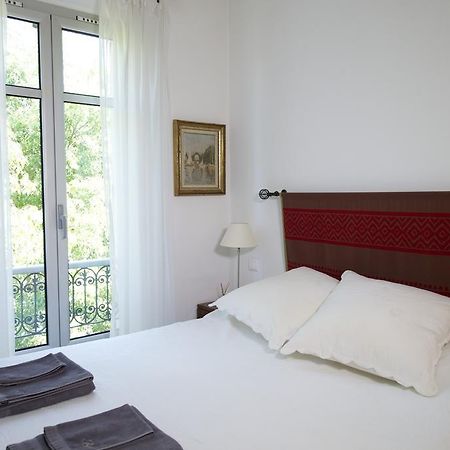 Rue Sade Bed & Breakfast อองทีบส์ ห้อง รูปภาพ