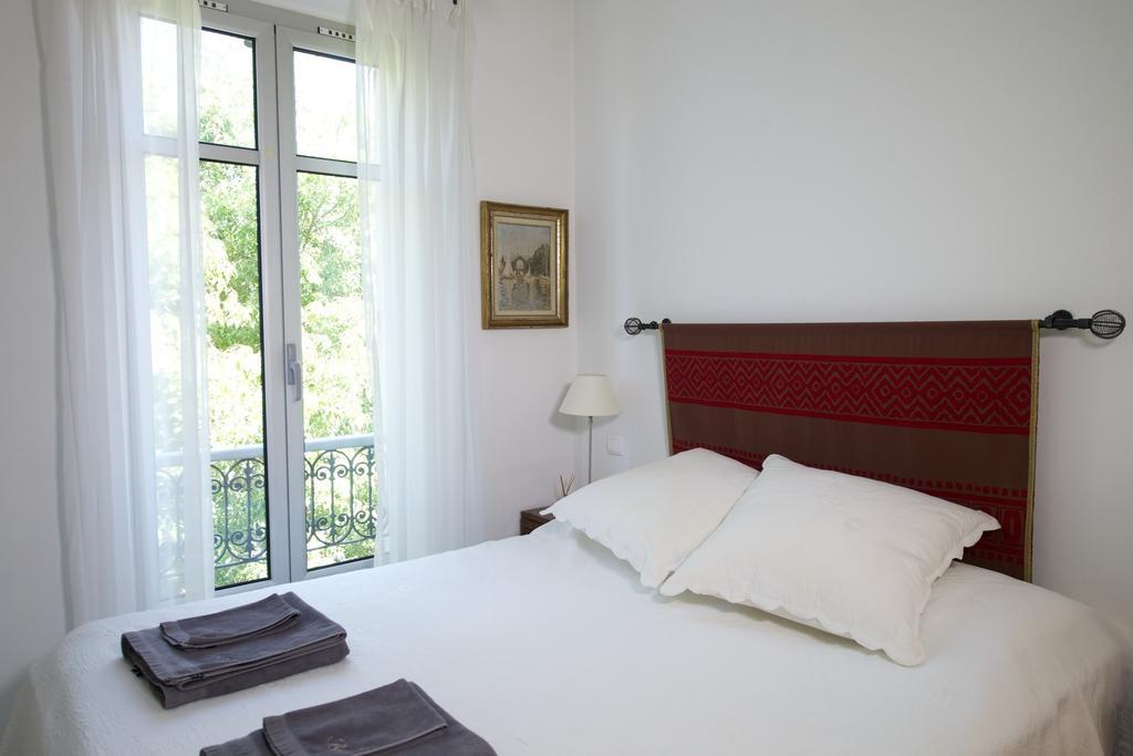 Rue Sade Bed & Breakfast อองทีบส์ ห้อง รูปภาพ