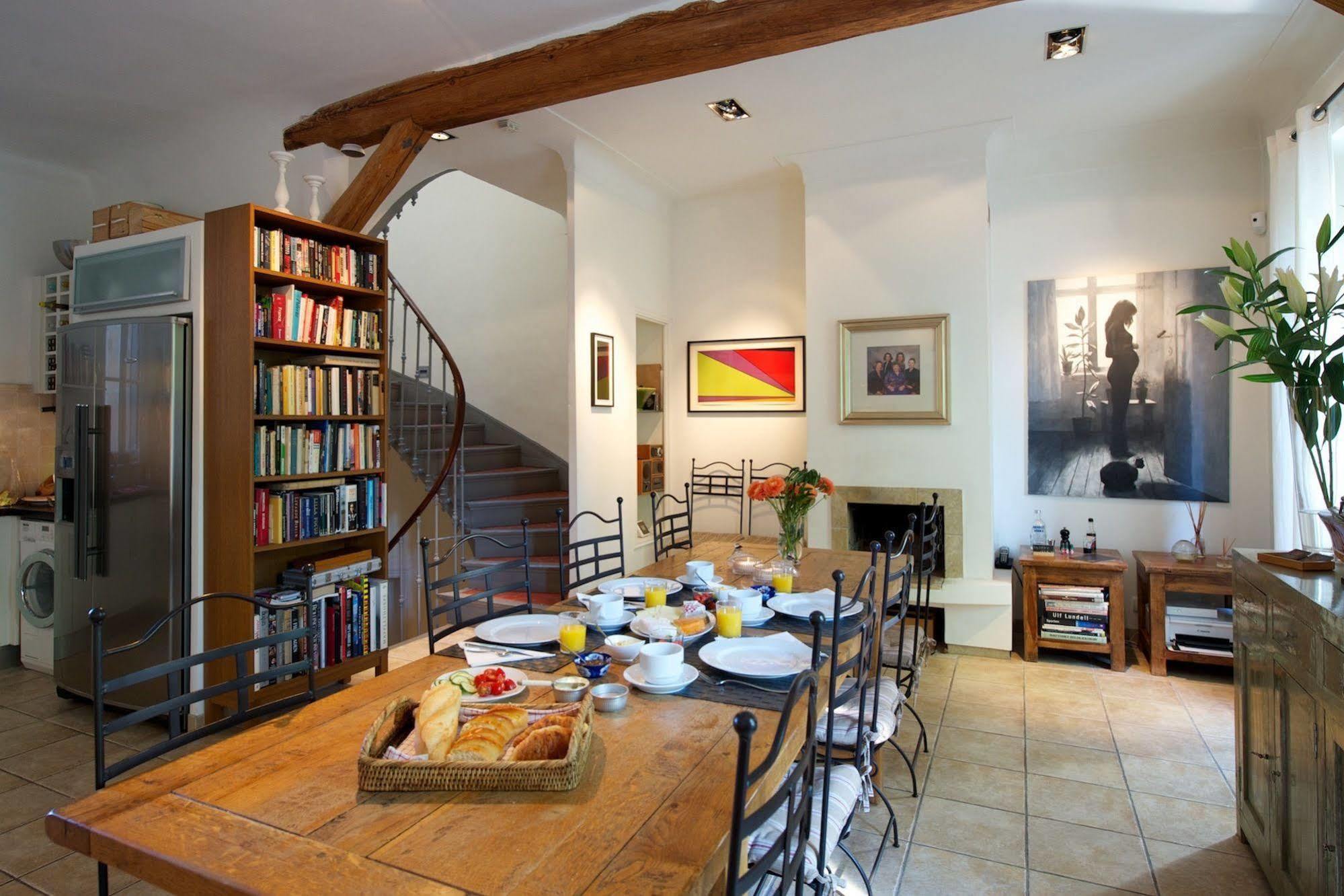 Rue Sade Bed & Breakfast อองทีบส์ ภายนอก รูปภาพ