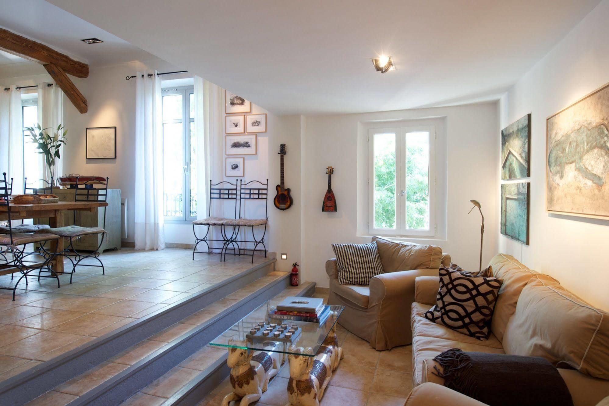 Rue Sade Bed & Breakfast อองทีบส์ ภายนอก รูปภาพ