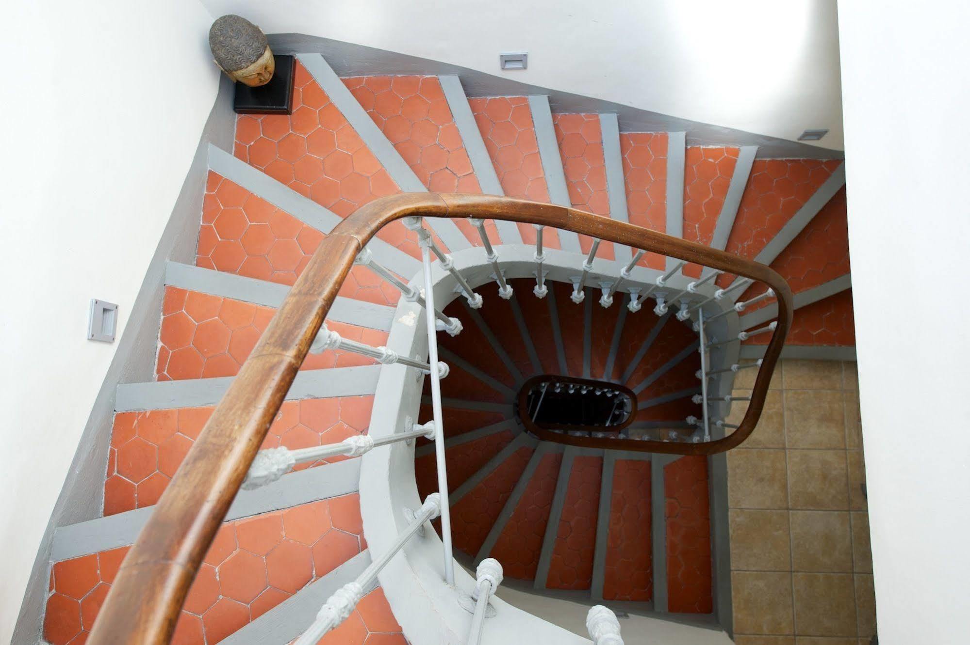 Rue Sade Bed & Breakfast อองทีบส์ ภายนอก รูปภาพ