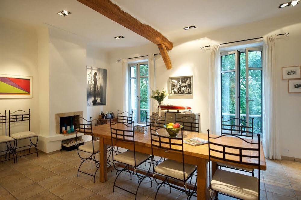 Rue Sade Bed & Breakfast อองทีบส์ ภายนอก รูปภาพ